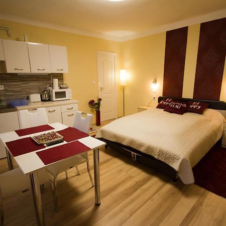 Angyal Apartman Cserkeszőlő Bagian luar foto