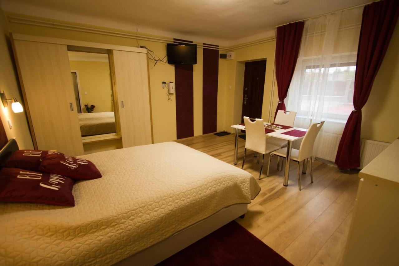 Angyal Apartman Cserkeszőlő Bagian luar foto