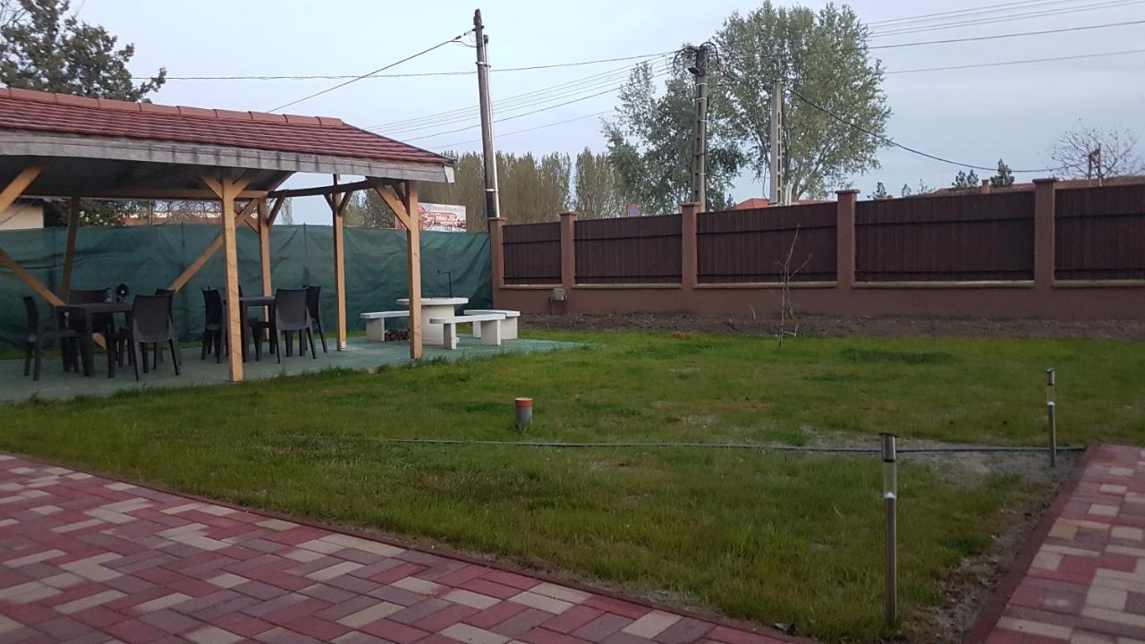 Angyal Apartman Cserkeszőlő Bagian luar foto