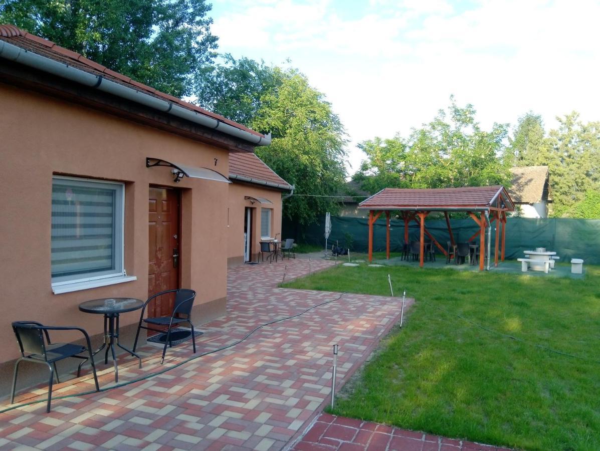 Angyal Apartman Cserkeszőlő Bagian luar foto